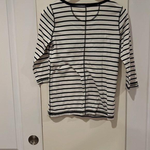 Eddie Bauer ¾ Sleeve Top - Picture 3 of 3